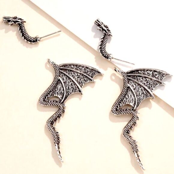 HALLOWEEN SALE Silver Vintage Medieval Goth Dragon Earrings - Picture 2 of 5